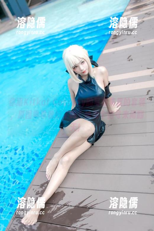 你猜Kitkat Cosplay的写真集里的套装，原图乖乖收好了吗？给我个信号来闹翻天！